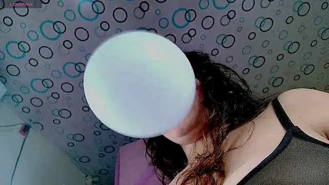 Nadine Nassib online show from 1, 6, 2026