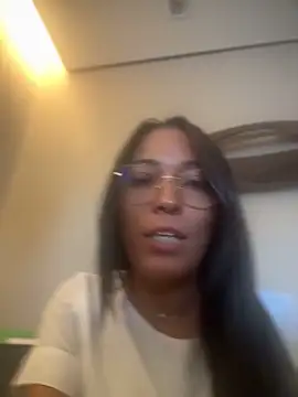 Snapshot of emba__cam chatting on 22, 5, 2026 emba cam online show from 22, 5, 2026