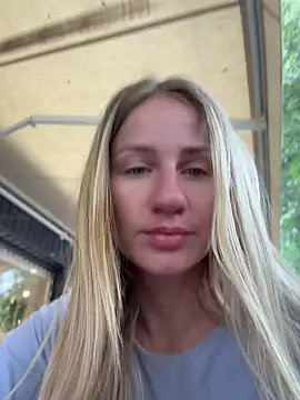 Snapshot of AnnaMist_ chatting on 4, 7, 2026 AnnaMist online show from 4, 7, 2026