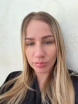 Snapshot of AnnaMist_ chatting on 17, 6, 2026 AnnaMist online show from 17, 6, 2026
