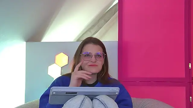 AlexaAvery online show from 16, 6, 2026