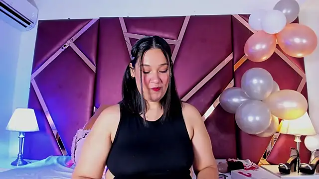 Snapshot of SelenaBloom chatting on 11, 6, 2026 SelenaBloom online show from 11, 6, 2026