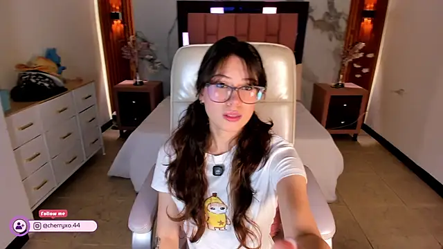 Snapshot of Cherryblossom18_ chatting on 30, 5, 2026 Cherryblossom18 online show from 30, 5, 2026