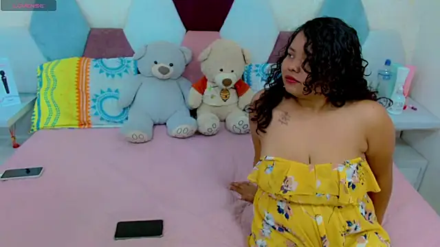 Snapshot of sexy_duo_girl chatting on 28, 5, 2026 sexy duo girl online show from 28, 5, 2026