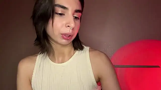 JessiaRuezga online show from 15, 5, 2026