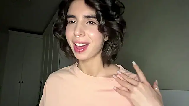 JessiaRuezga online show from 18, 5, 2026