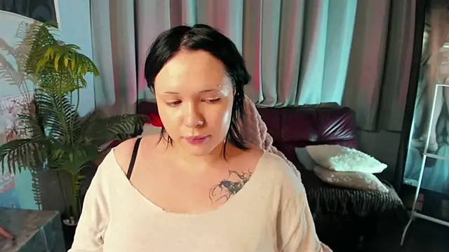 KittyNuarr online show from 8, 6, 2026