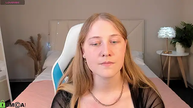 Snapshot of Olivia_Iv chatting on 19, 5, 2026 Olivia Iv online show from 19, 5, 2026