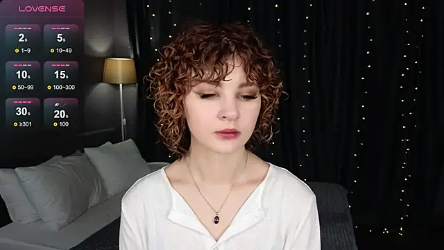 Snapshot of Kira__Fluffy chatting on 25, 6, 2026 Kira Fluffy online show from 25, 6, 2026