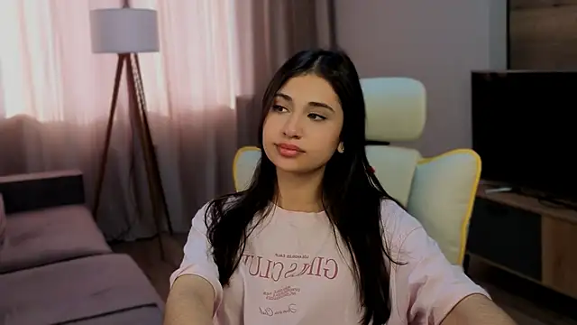 honeylanaa online show from 14, 6, 2026