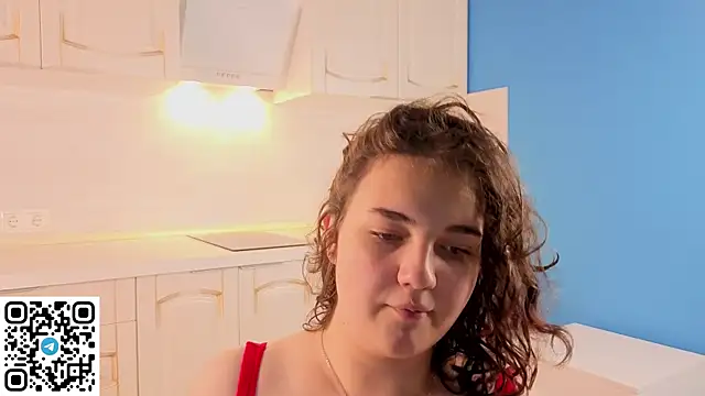 Snapshot of Mary_F0x chatting on 18, 7, 2026 Mary F0x online show from 18, 7, 2026