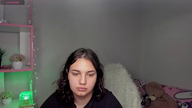 Snapshot of Mary_F0x chatting on 8, 7, 2026 Mary F0x online show from 8, 7, 2026