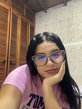 Snapshot of sara_alejandra chatting on 15, 5, 2026 sara alejandra online show from 15, 5, 2026