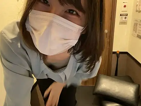 Snapshot of miniminimo_o chatting on 27, 5, 2026 miniminimo o online show from 27, 5, 2026