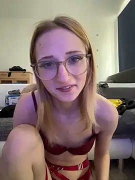 Snapshot of LauraundSteve_ chatting on 3, 6, 2026 LauraundSteve online show from 3, 6, 2026