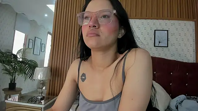 SophiieCalloway1 online show from 22, 6, 2026