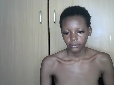 Snapshot of petite_hottie chatting on 14, 5, 2026 petite hottie online show from 14, 5, 2026