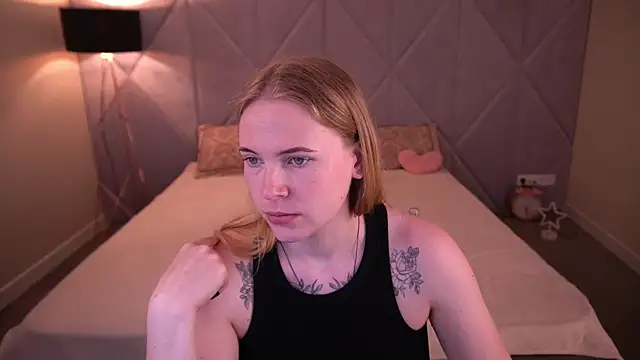 NikkyReyyy online show from 20, 5, 2026