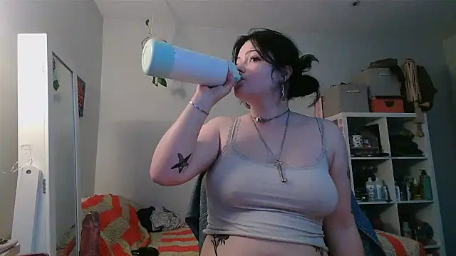 prettybird06 online show from 18, 6, 2026