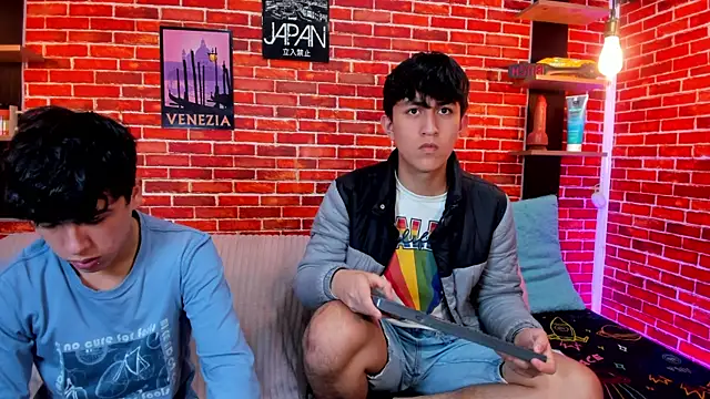 Hoot boyss  online show from 16, 6, 2026