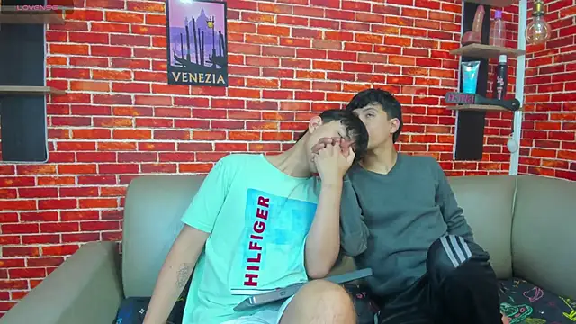 Hoot boyss  online show from 23, 5, 2026