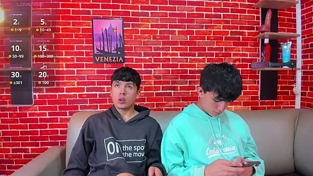 Hoot boyss  online show from 30, 5, 2026