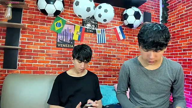 Hoot boyss  online show from 18, 6, 2026