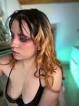NikkiNix online show from 17, 6, 2026