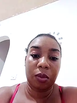 Snapshot of naughtyzuri chatting on 19, 5, 2026 naughtyzuri online show from 19, 5, 2026