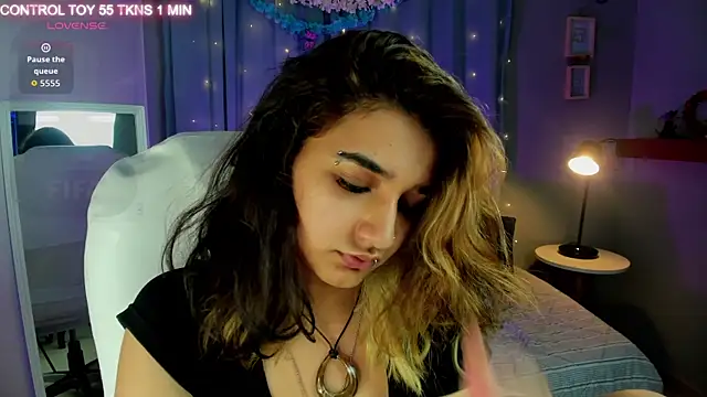 Snapshot of vanillafairy_ chatting on 6, 7, 2026 vanillafairy online show from 6, 7, 2026