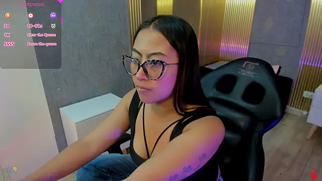 Snapshot of Amhira_Tay chatting on 2, 6, 2026 Amhira Tay online show from 2, 6, 2026