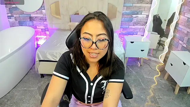 Snapshot of Amhira_Tay chatting on 13, 6, 2026 Amhira Tay online show from 13, 6, 2026