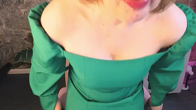 Snapshot of LiliaLawson chatting on 21, 6, 2026 LiliaLawson online show from 21, 6, 2026