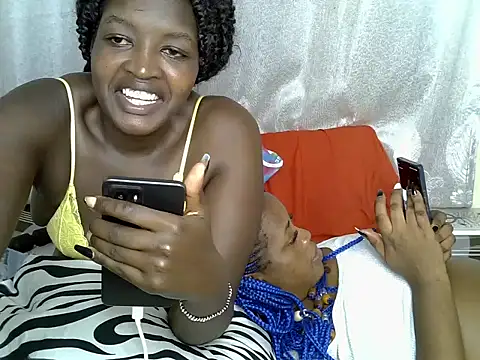 Lorainebabes online show from 18, 6, 2026