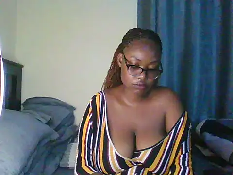 Snapshot of Sexy-Mish chatting on 17, 6, 2026 Sexy-Mish online show from 17, 6, 2026