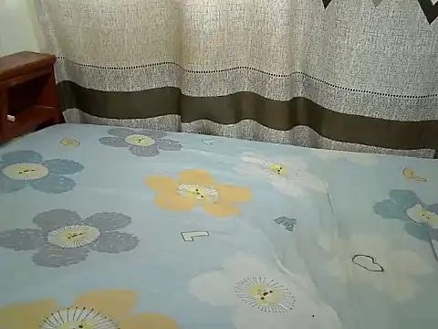 Snapshot of sweet_pie5 chatting on 25, 6, 2026 sweet pie5 online show from 25, 6, 2026