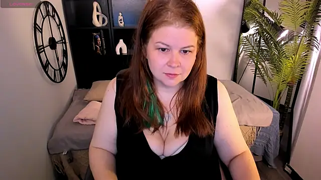 Snapshot of AmberleyVail chatting on 15, 7, 2026 AmberleyVail online show from 15, 7, 2026