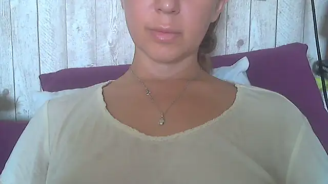 Snapshot of Bella--White chatting on 12, 6, 2026 Bella--White online show from 12, 6, 2026