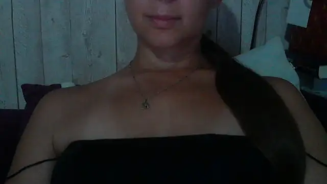 Snapshot of Bella--White chatting on 20, 6, 2026 Bella--White online show from 20, 6, 2026