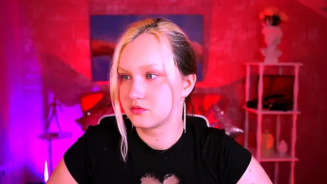 Snapshot of ViolettWoods chatting on 22, 6, 2026 ViolettWoods online show from 22, 6, 2026