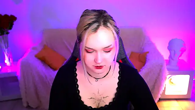 Snapshot of ViolettWoods chatting on 1, 6, 2026 ViolettWoods online show from 1, 6, 2026