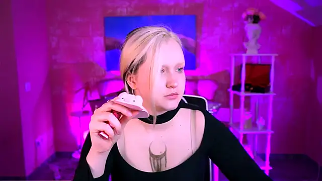 Snapshot of ViolettWoods chatting on 11, 6, 2026 ViolettWoods online show from 11, 6, 2026