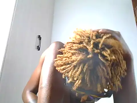 Snapshot of realcoochie chatting on 19, 6, 2026 realcoochie online show from 19, 6, 2026