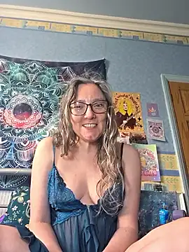Snapshot of Izzylove47 chatting on 18, 5, 2026 Izzylove47 online show from 18, 5, 2026