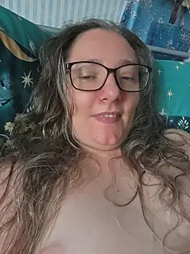 Snapshot of Izzylove47 chatting on 26, 6, 2026 Izzylove47 online show from 26, 6, 2026