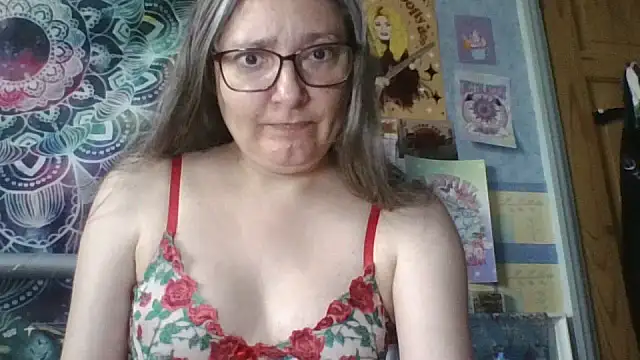 Snapshot of Izzylove47 chatting on 23, 5, 2026 Izzylove47 online show from 23, 5, 2026