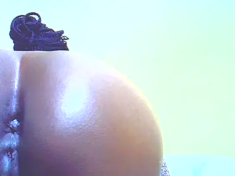 Snapshot of Maqueilah_ chatting on 9, 6, 2026 Maqueilah online show from 9, 6, 2026