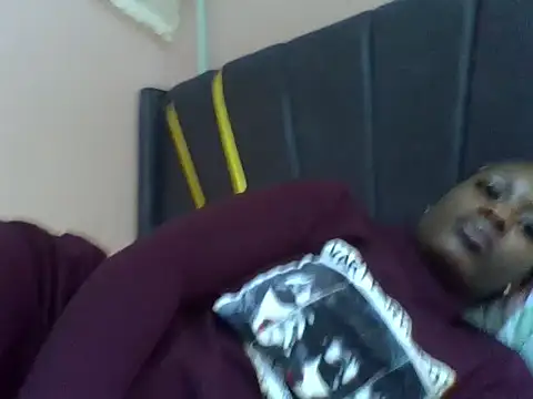 Snapshot of Curvyqueeh chatting on 1, 7, 2026 Curvyqueeh online show from 1, 7, 2026