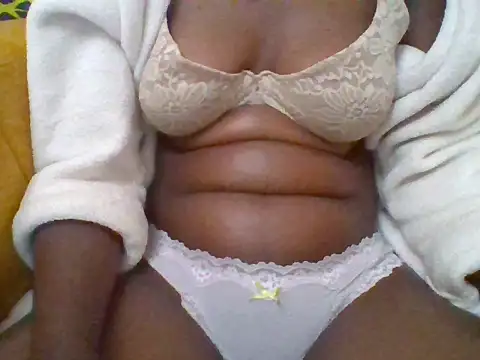 Snapshot of CreampyQueen1 chatting on 2, 6, 2026 CreampyQueen1 online show from 2, 6, 2026