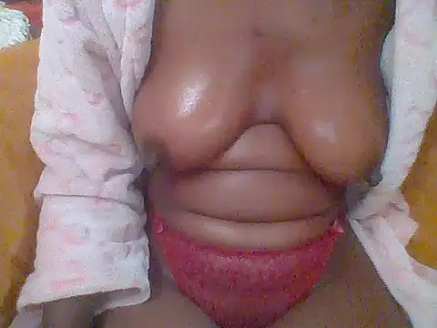 Snapshot of CreampyQueen1 chatting on 23, 6, 2026 CreampyQueen1 online show from 23, 6, 2026